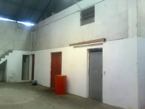Galpones en O. Magnasco 4